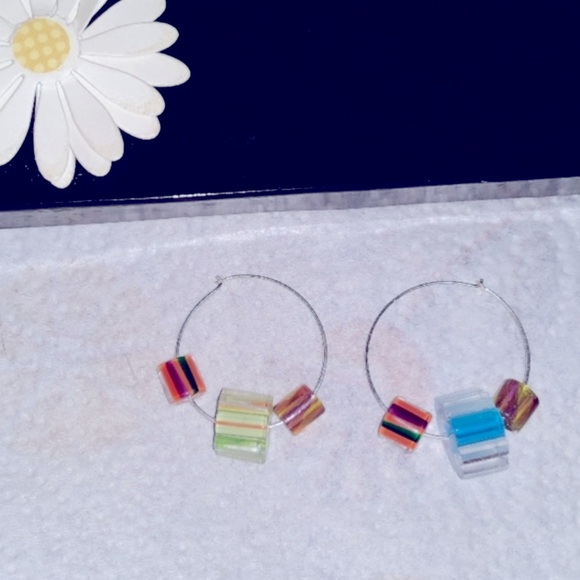 SILVER Wire Medium Hoop Earrings Chunk Colorful Beads NEW Hand Crafted - Picture 1 of 8